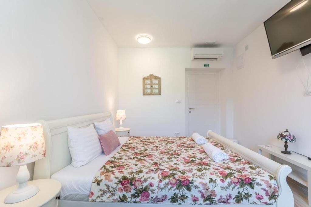 Apartments And Room Poesia Split Luaran gambar